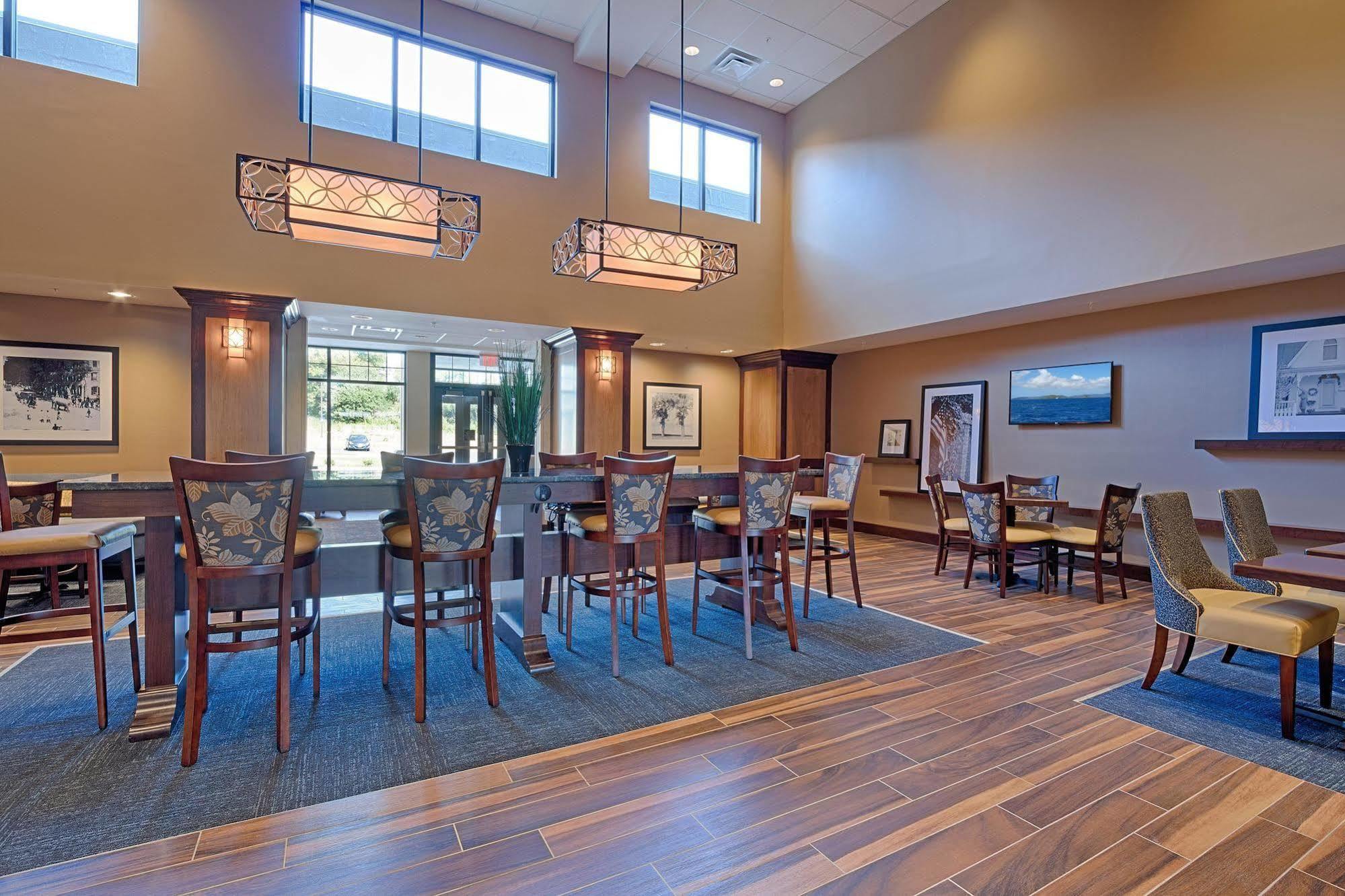 Hampton Inn&Suites Cazenovia, NY Exteriér fotografie